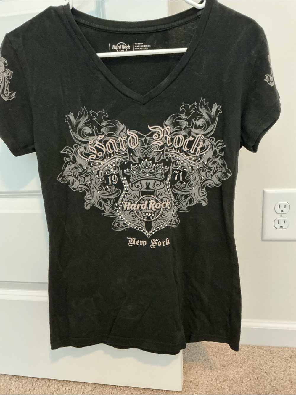 Hard Rock Cafe Black Tee with White Logo Print